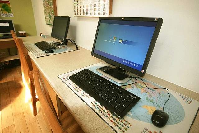 computer station