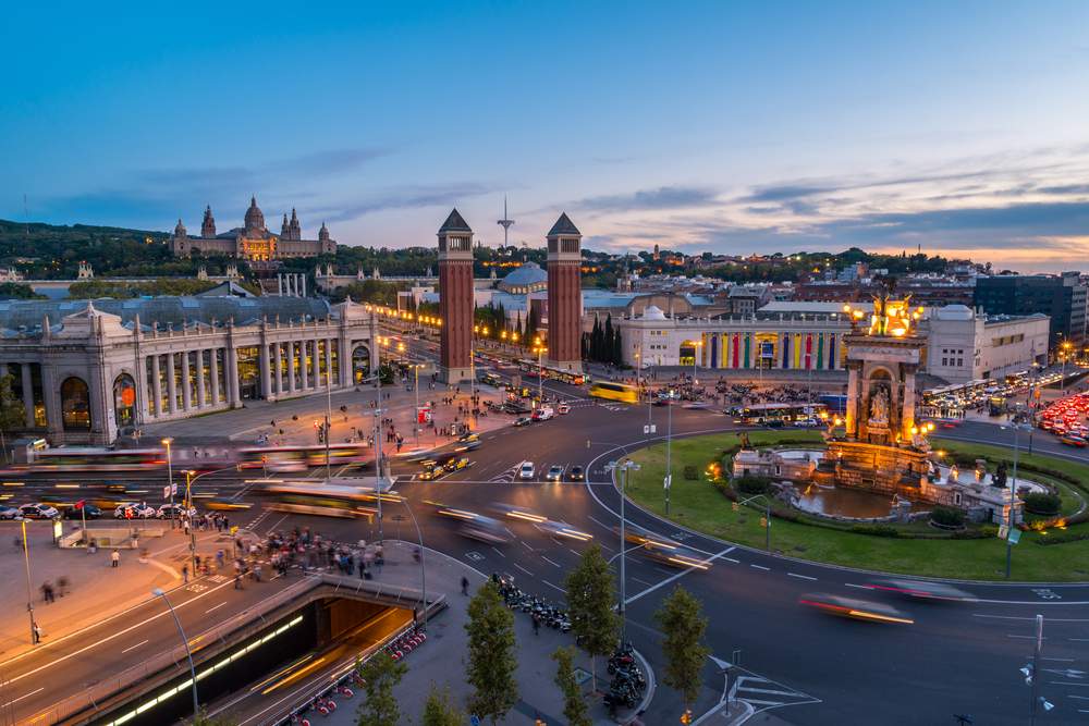 Barcelona's Plaza España at nightfall